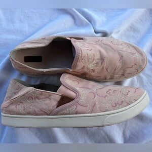 OluKai Pehuea Humu Lau slip-on sneakers dusty pink embroider Women’s Sz 11 great